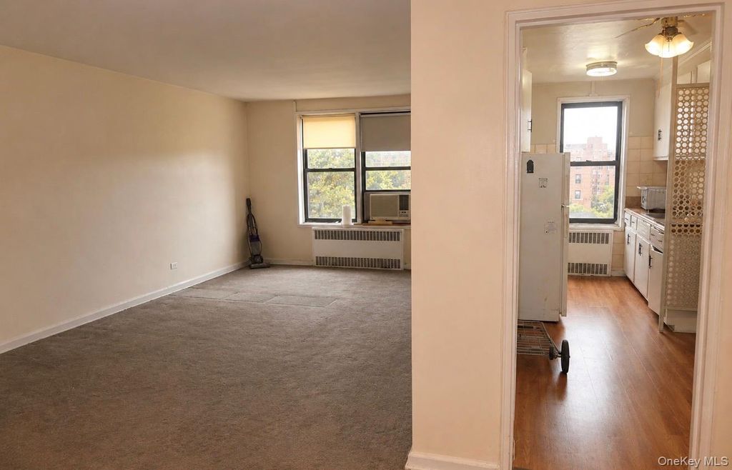 90-11 35th Ave 6R, Jackson Heights, NY 11372 — photo 4