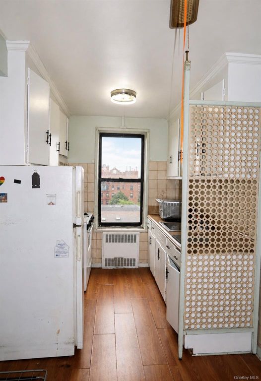 90-11 35th Ave 6R, Jackson Heights, NY 11372 — photo 5