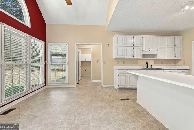255 Weeping Willow Way, Tyrone, GA 30290