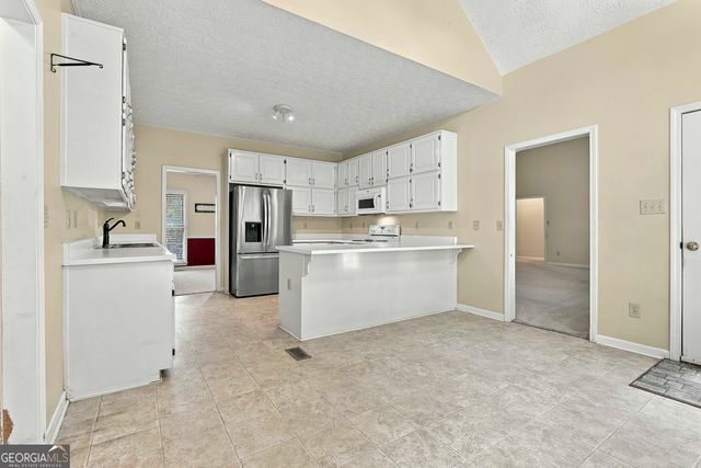 255 Weeping Willow Way, Tyrone, GA 30290