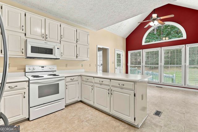 255 Weeping Willow Way, Tyrone, GA 30290
