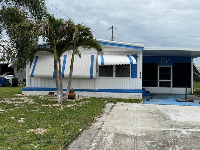 123 Torch LN, North Fort Myers, FL 33917