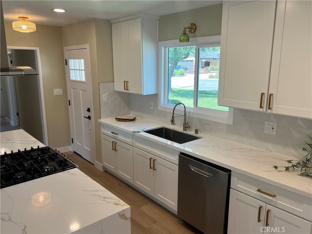 138 Elizabeth Lane, Upland, CA 91786