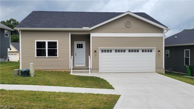 385 Thorn Way, Doylestown, OH 44230