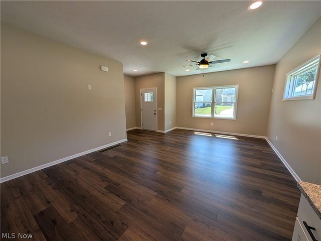 385 Thorn Way, Doylestown, OH 44230