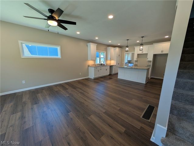 385 Thorn Way, Doylestown, OH 44230