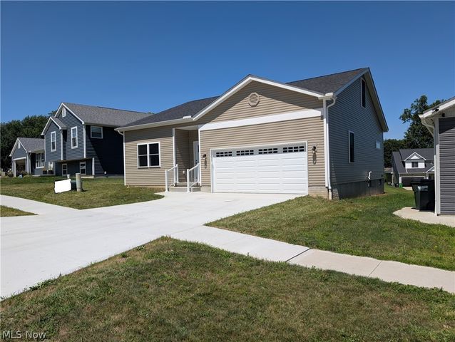 385 Thorn Way, Doylestown, OH 44230