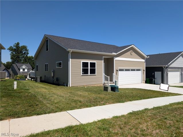 385 Thorn Way, Doylestown, OH 44230