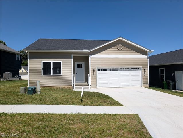 385 Thorn Way, Doylestown, OH 44230