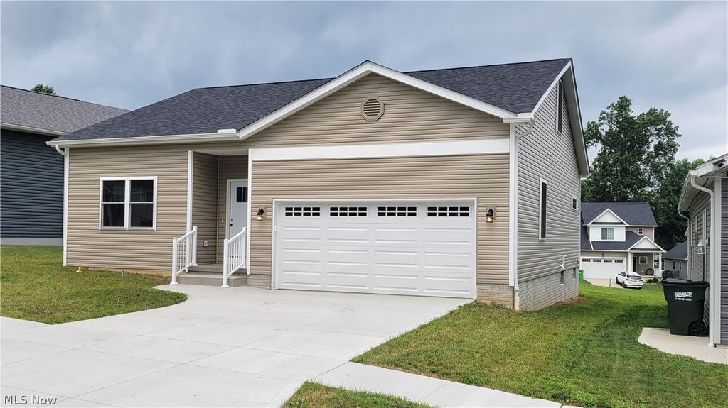 385 Thorn Way, Doylestown, OH 44230