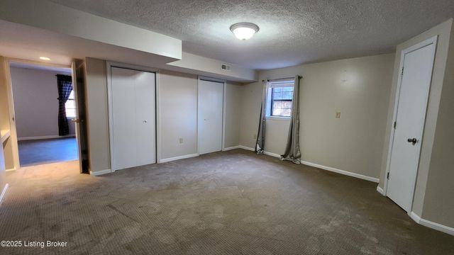 178 Dawson Ln, Radcliff, KY 40160