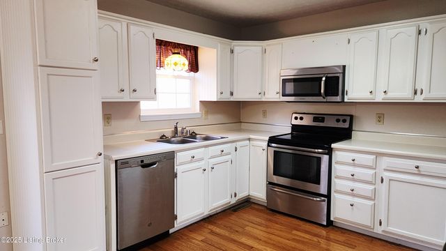 178 Dawson Ln, Radcliff, KY 40160