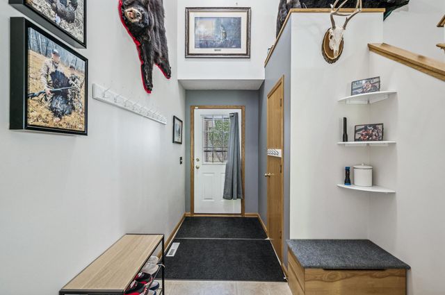 441 Pleasant Lane, Chaska, MN 55318