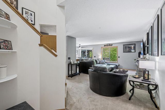 441 Pleasant Lane, Chaska, MN 55318