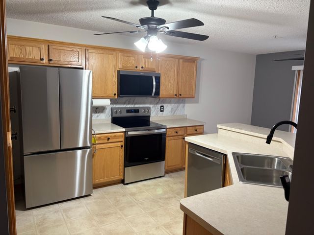 441 Pleasant Lane, Chaska, MN 55318