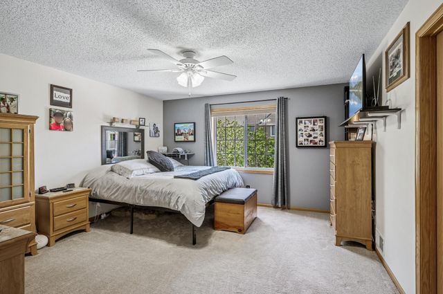 441 Pleasant Lane, Chaska, MN 55318