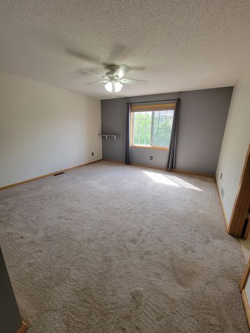 441 Pleasant Lane, Chaska, MN 55318