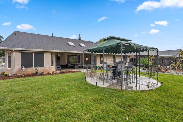 2920 Aspen Glow Lane, Redding, CA 96001