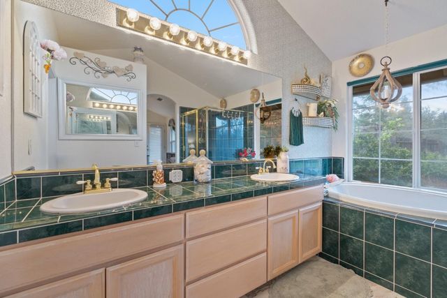 2920 Aspen Glow Lane, Redding, CA 96001