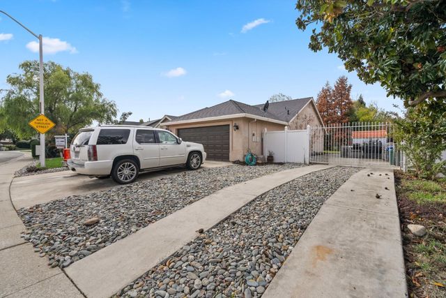 2920 Aspen Glow Lane, Redding, CA 96001