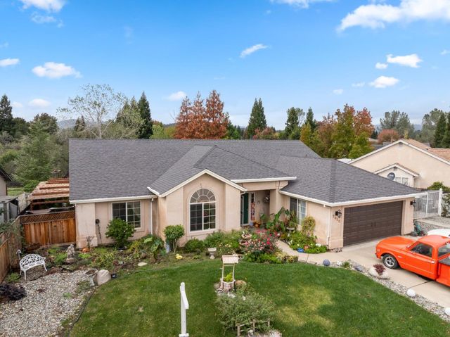 2920 Aspen Glow Lane, Redding, CA 96001