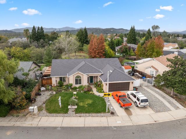 2920 Aspen Glow Lane, Redding, CA 96001
