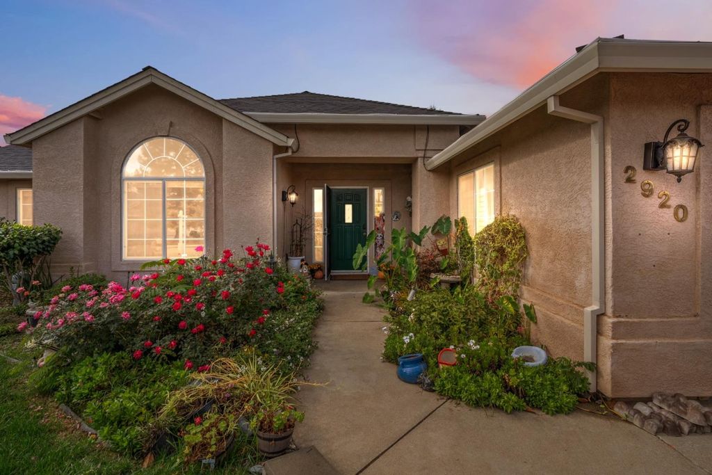 2920 Aspen Glow Lane, Redding, CA 96001