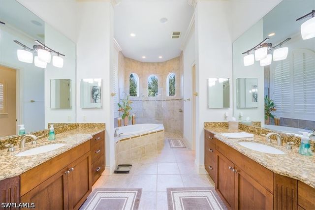 3124 Strada Bella CT, Naples, FL 34119