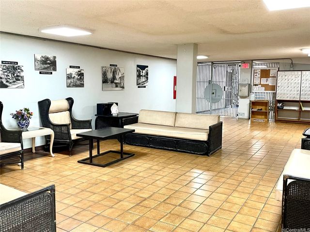 647 Kunawai Lane A308, Honolulu, HI 96817