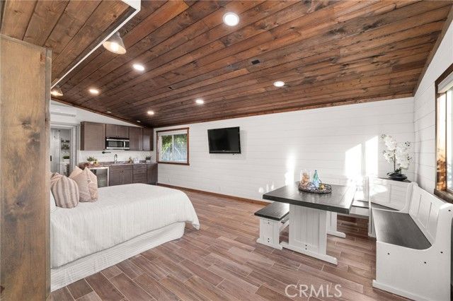 10845 N Meads, Orange, CA 92869