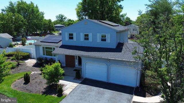 9 WOLFPACK RD, Hamilton, NJ 08619