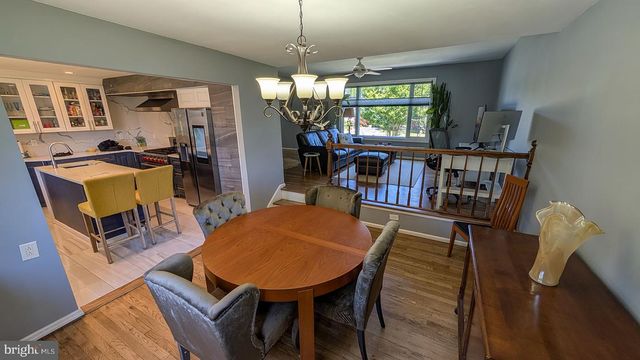 9 WOLFPACK RD, Hamilton, NJ 08619
