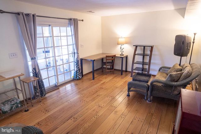 9 WOLFPACK RD, Hamilton, NJ 08619