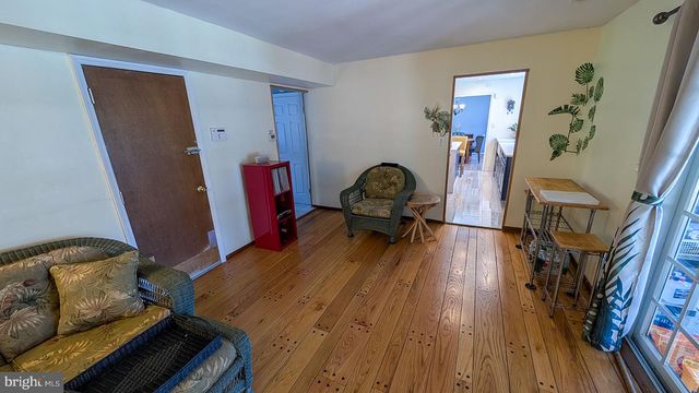 9 WOLFPACK RD, Hamilton, NJ 08619