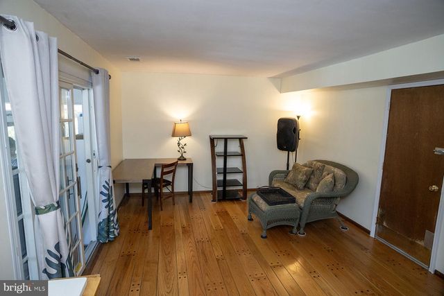 9 WOLFPACK RD, Hamilton, NJ 08619