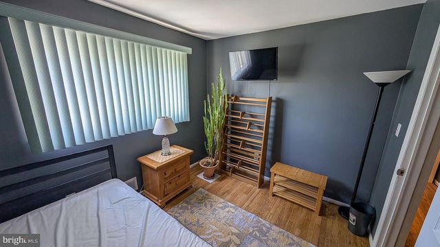 9 WOLFPACK RD, Hamilton, NJ 08619