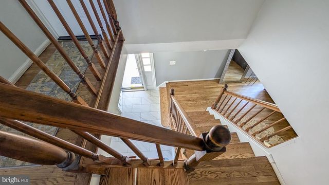 9 WOLFPACK RD, Hamilton, NJ 08619