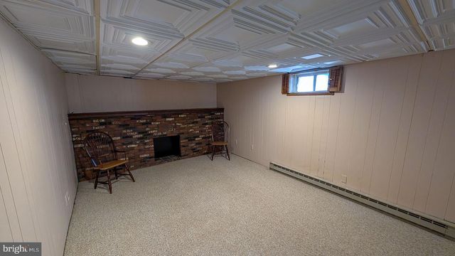 9 WOLFPACK RD, Hamilton, NJ 08619