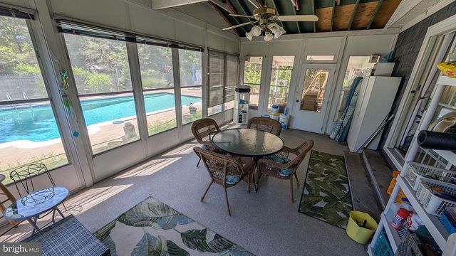 9 WOLFPACK RD, Hamilton, NJ 08619