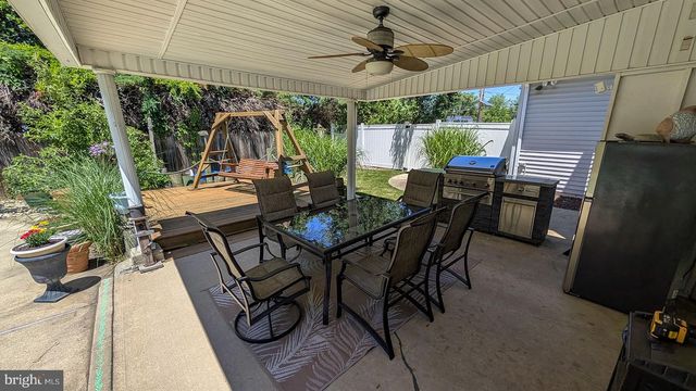9 WOLFPACK RD, Hamilton, NJ 08619