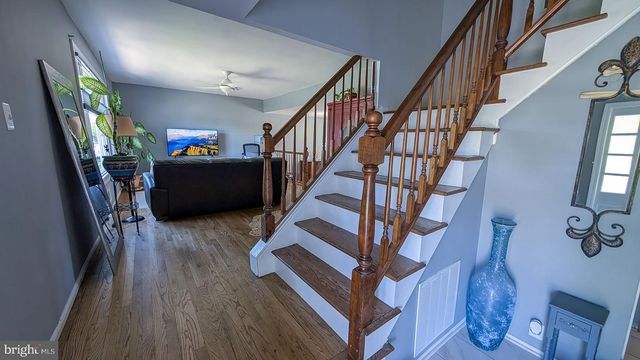 9 WOLFPACK RD, Hamilton, NJ 08619