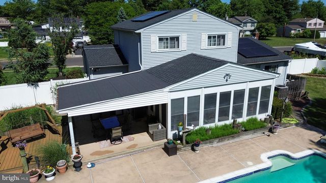 9 WOLFPACK RD, Hamilton, NJ 08619