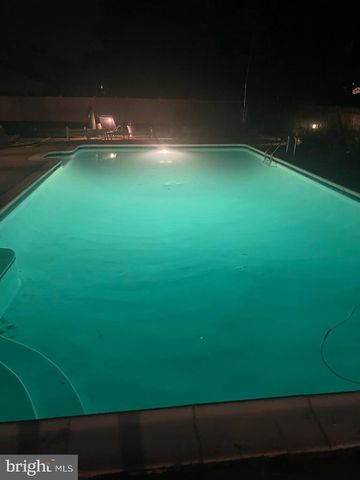 9 WOLFPACK RD, Hamilton, NJ 08619
