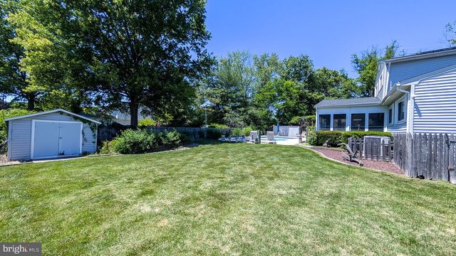 9 WOLFPACK RD, Hamilton, NJ 08619