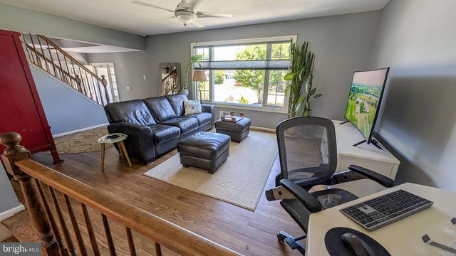 9 WOLFPACK RD, Hamilton, NJ 08619