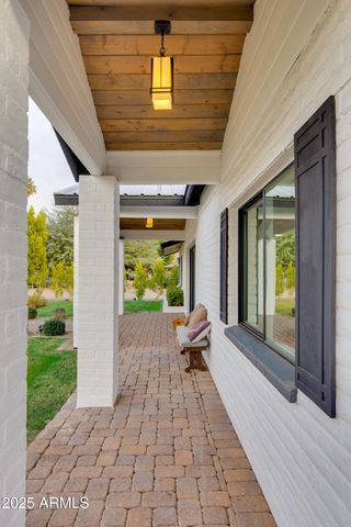 8701 E HIGHLAND Avenue, Scottsdale, AZ 85251