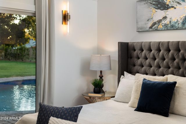 8701 E HIGHLAND Avenue, Scottsdale, AZ 85251