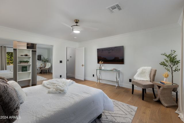 8701 E HIGHLAND Avenue, Scottsdale, AZ 85251