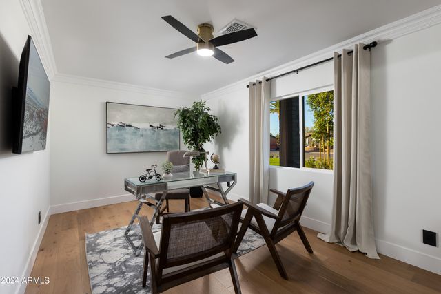 8701 E HIGHLAND Avenue, Scottsdale, AZ 85251