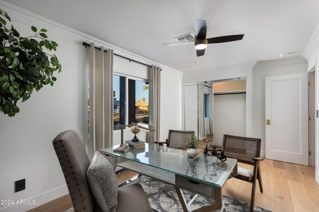 8701 E HIGHLAND Avenue, Scottsdale, AZ 85251